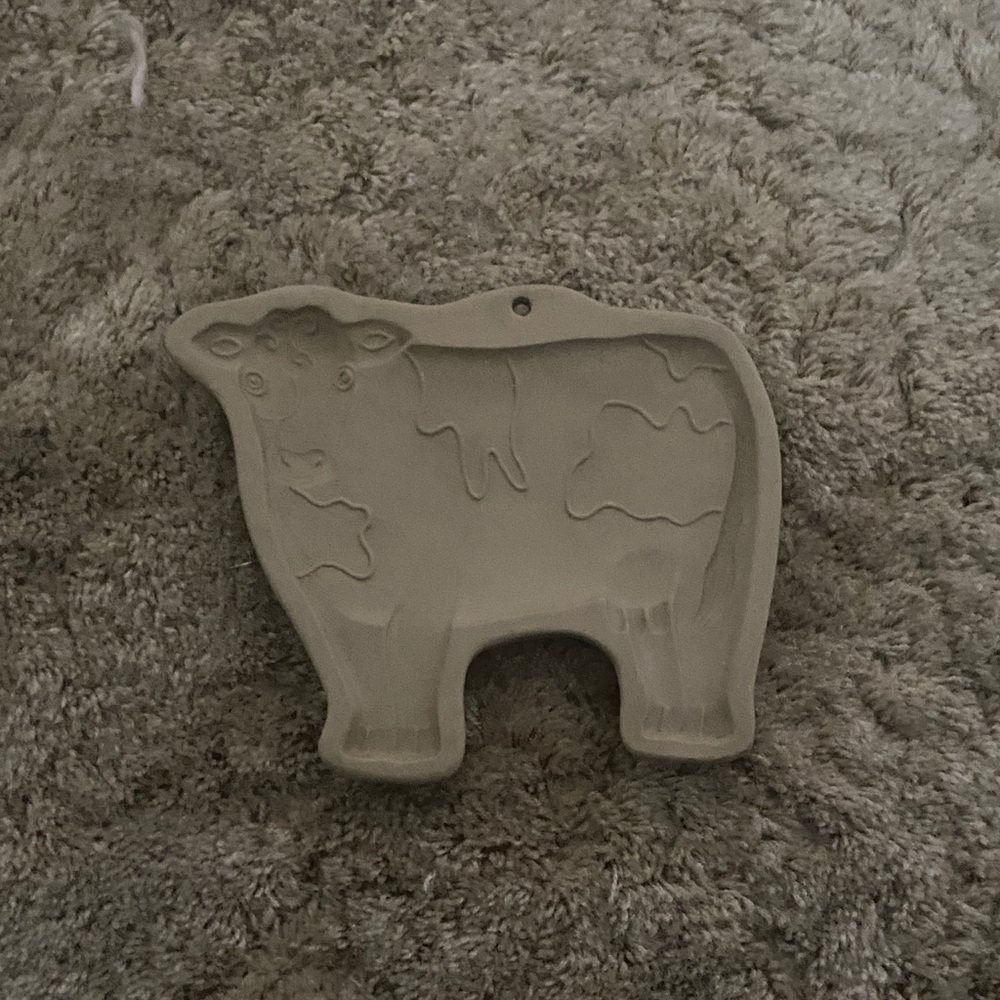 Gray Cow-Shaped clay Baking Mold - Neutral brown